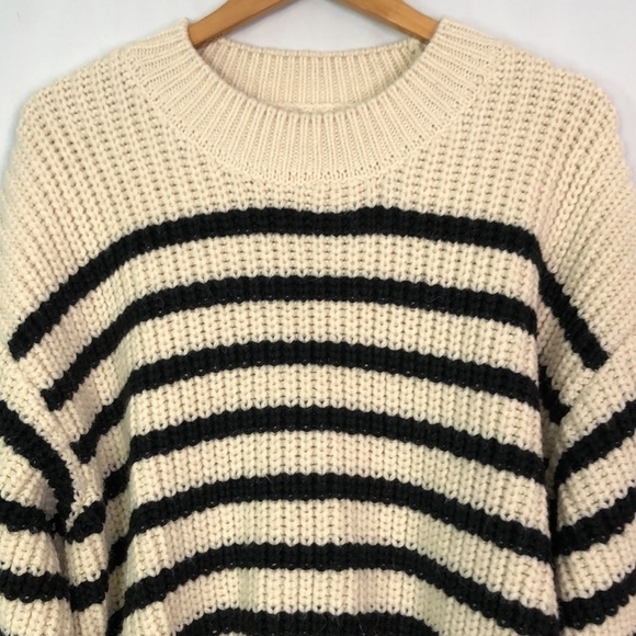 H & M Soft Knit Sweater Dropped Shoulder Long Sleeve Ribbed Neckline Size XL - Picture 4 of 11